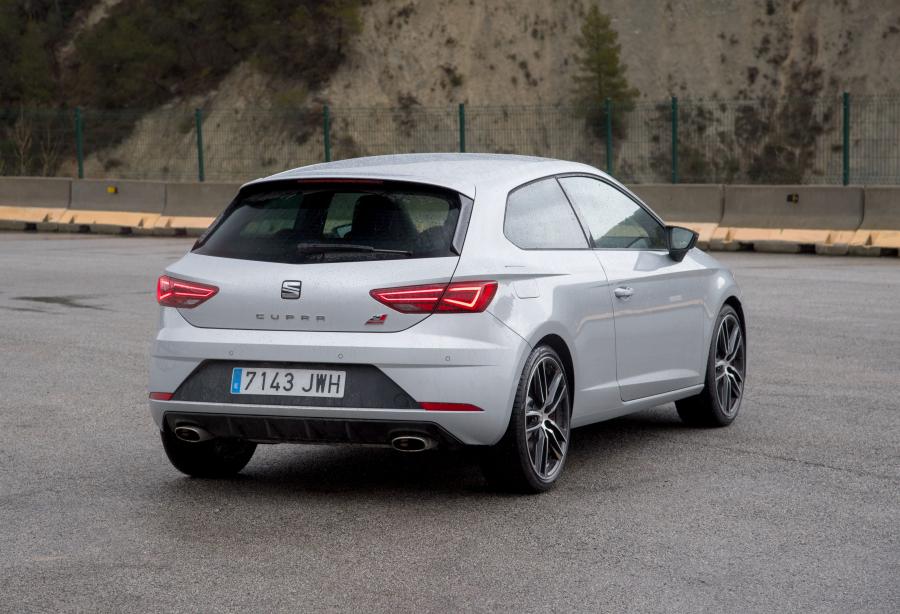  Seat Leon SC Cupra 300 2017 года  (WW) (фото 27 из 28)